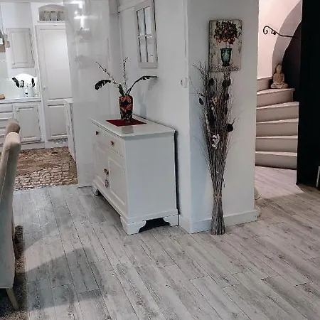 Maison 4 Personnes Entre Cevennes Et Mediterranee Avec Garage Pour 2 Motos Et Parking Prive بيت للعطل *