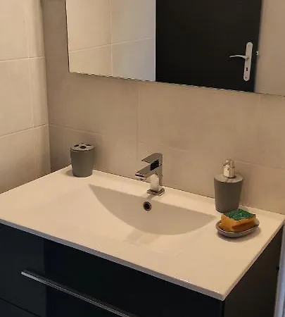 Maison 4 Personnes Entre Cevennes Et Mediterranee Avec Garage Pour 2 Motos Et Parking Prive Feriehus Saint-Genies-de-Malgoires