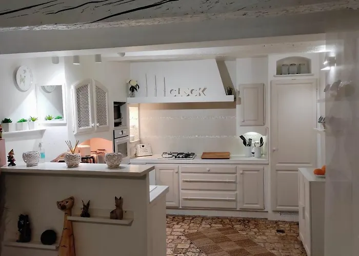 Maison 4 Personnes Entre Cevennes Et Mediterranee Avec Garage Pour 2 Motos Et Parking Prive